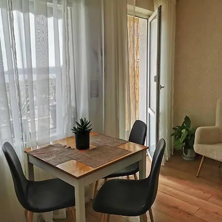 Lovely By The Sea * ヴァルナ