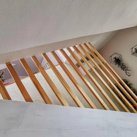 Lovely By The Sea ヴァルナ