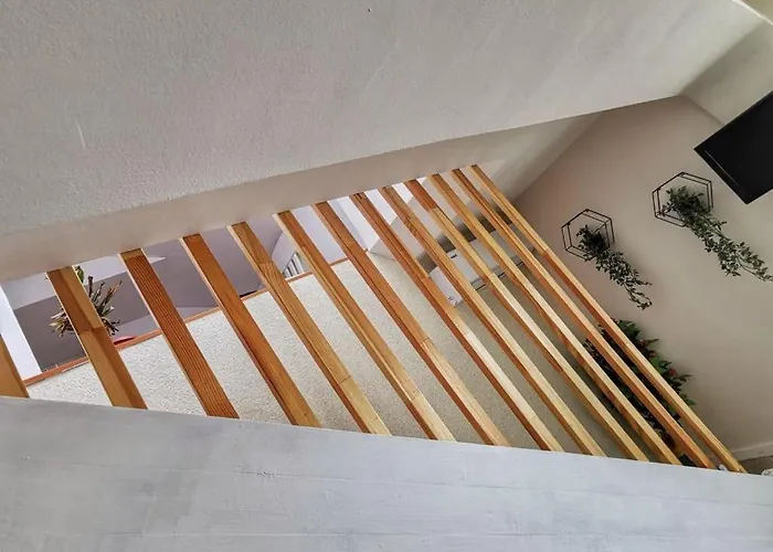 Lovely By The Sea فارنا