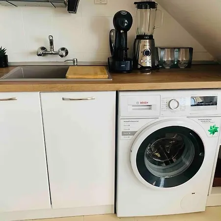 Apartment Lovely By The Sea