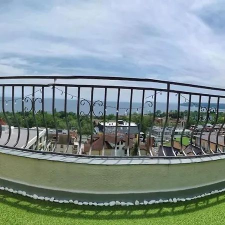 Lovely By The Sea Warna