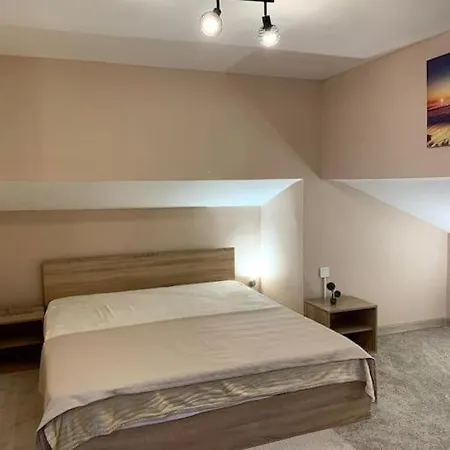 Apartment Lovely By The Sea