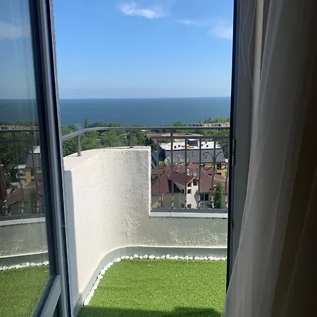 Lovely By The Sea Warna