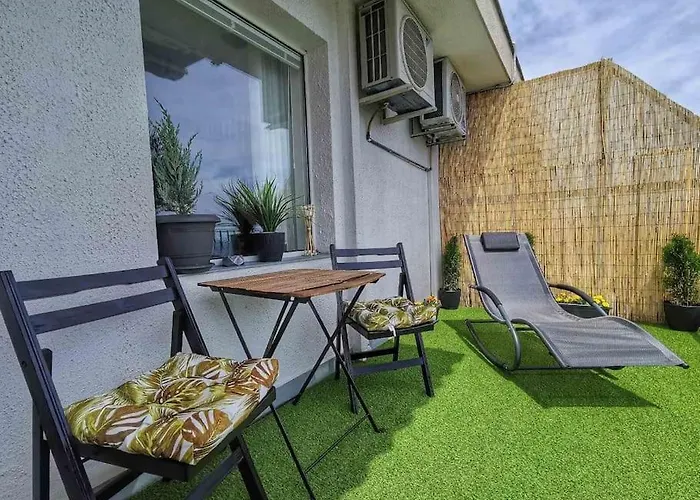 Lovely By The Sea Apartment Warna