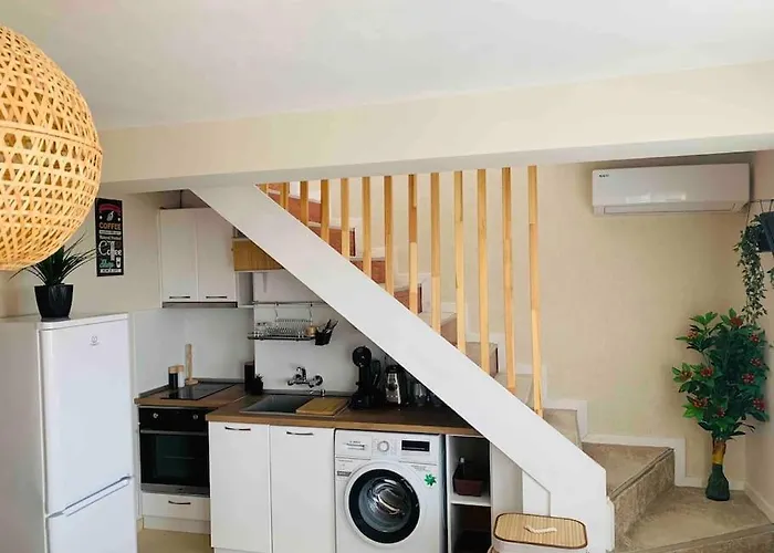 Lovely By The Sea Apartment *