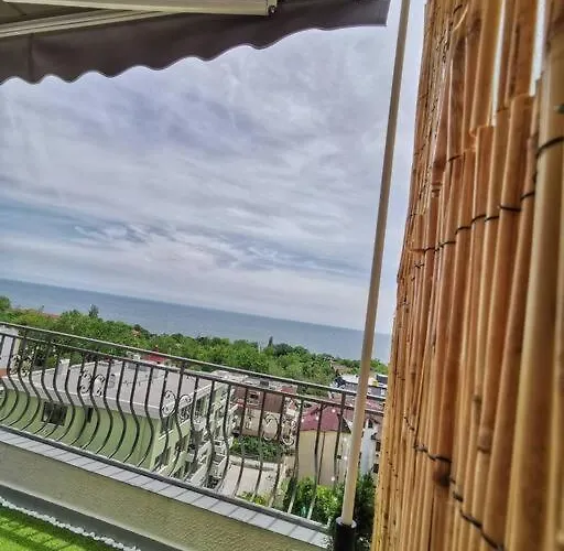 Lovely By The Sea * Warna